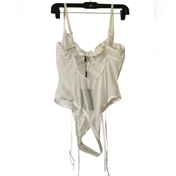 Pretty Little Thing Broderie Suspender Detail Bodysuit Lingerie Women L - NWT - Picture 2 of 6